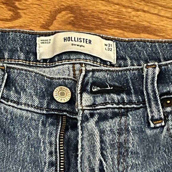 Hollister Men's Classic Denim Straight Jeans - Picture 1 of 5